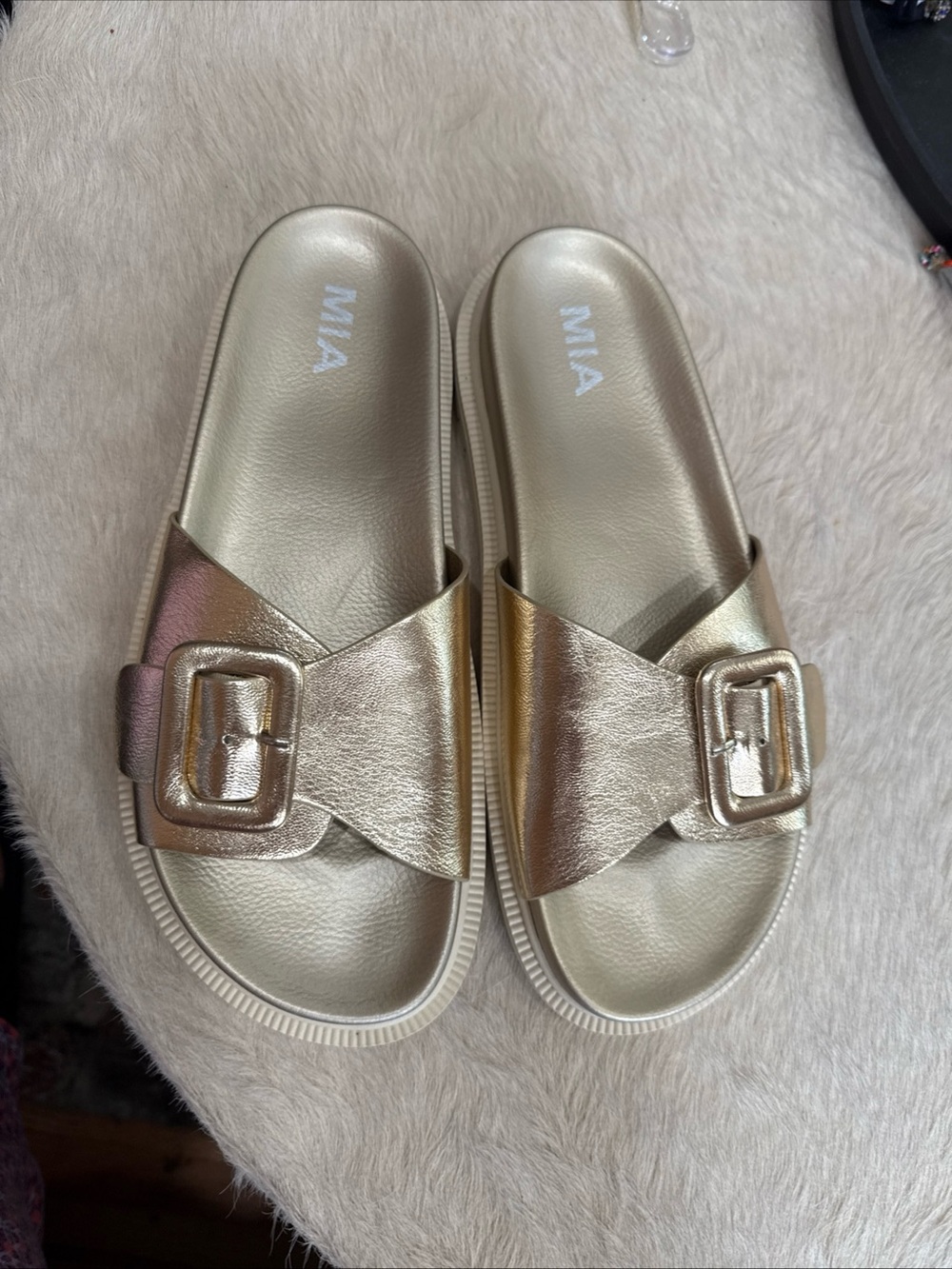 MIA Metallic Gold Buckle Slide Sandals Platform Chunky Sole Gya Size 9 EUC